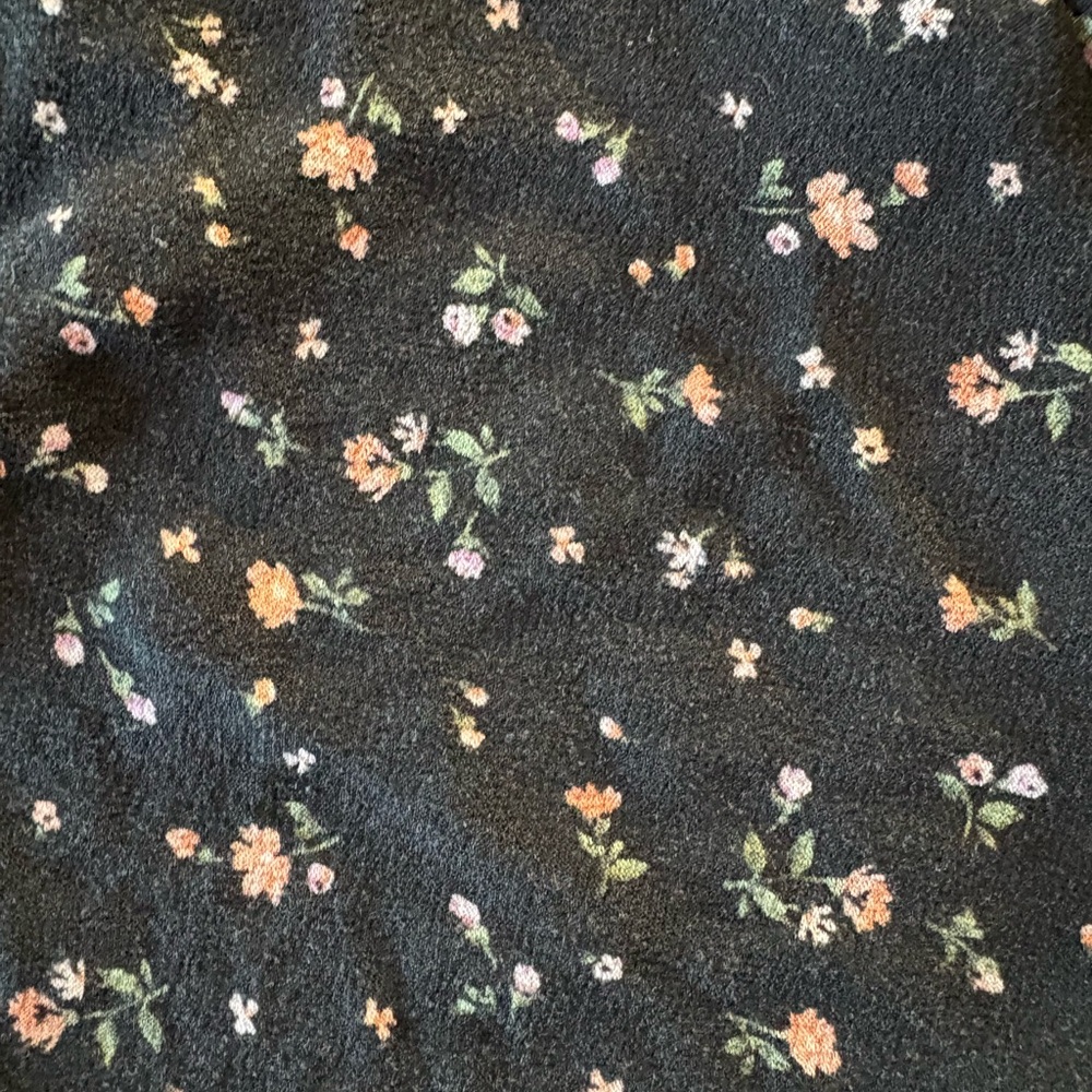 American Eagle Black Floral Crop Top - Picture 4 of 5